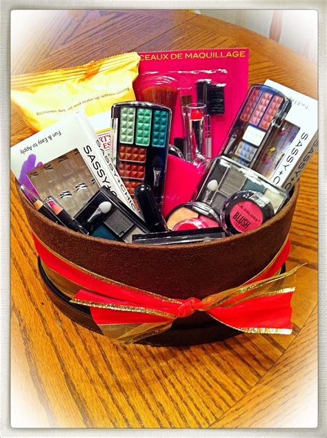 makeup gift hamper|best makeup gifts for girlfriend.